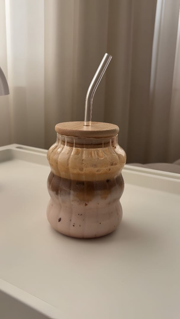 Tulip Glass With Lid & Straw