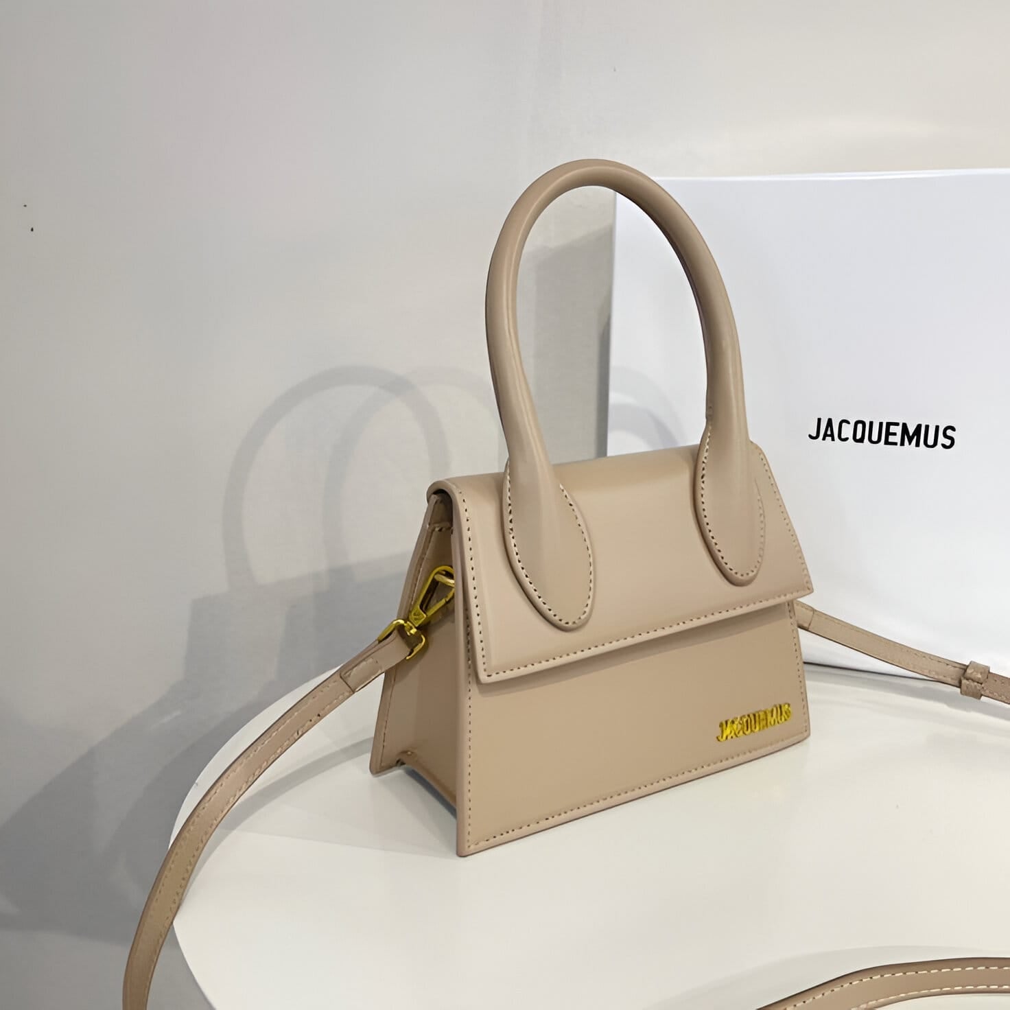 Jacquemus Le Chiquito Moyen